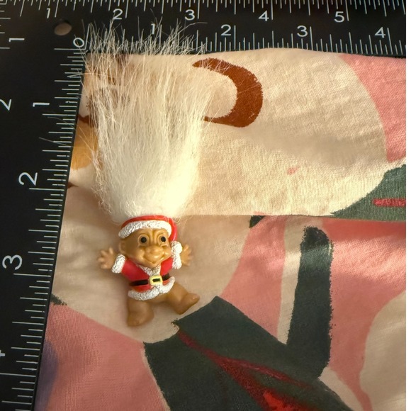 Vintage Russ Santa Troll Brooch Pin White Hair Red Suit 1990s Christmas - Picture 4 of 5